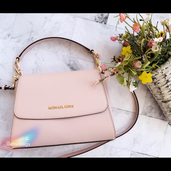 👜💕NWT Michale Kors Satchel Crossbody ‼️SALE‼️‼️ - Picture 2 of 6